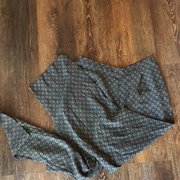 Pure Silk black and white flowy pants - Picture 2 of 8